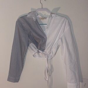 Elegant Two-Tone Striped Crop Top